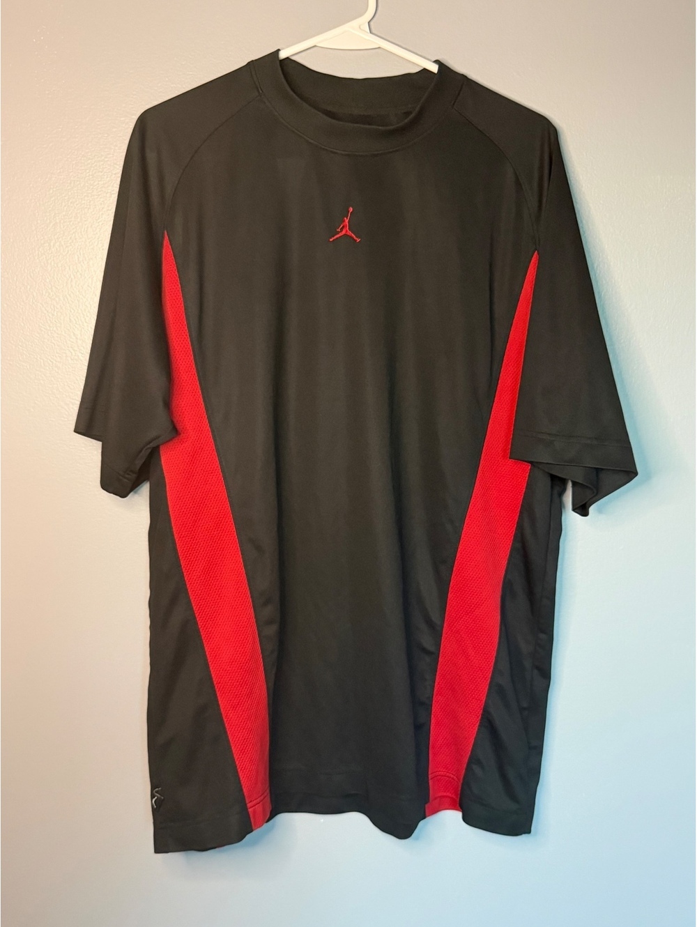 Jordan Training Men's Black and Red Short Sleeve T-Shirt Size Large